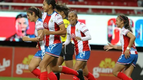 Kimberly Guzmán celebrando su anotación.