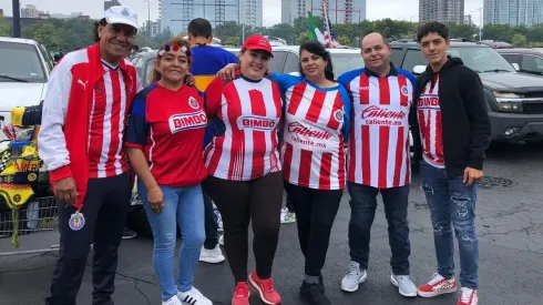 La familia rojiblanca en Chicago se hizo presente en la previa para degustar una carnita asada y luego ver a sus Chivas