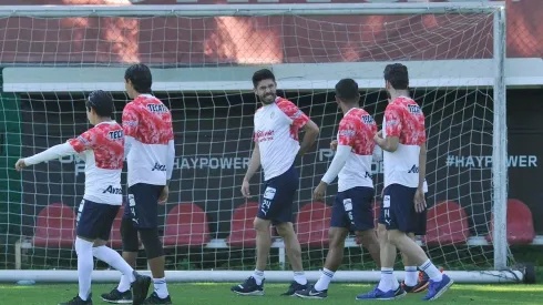 El atacante fue uno de los principales sorprendidos del plantel rojiblanco al ver la dedicatoria de su pancarta