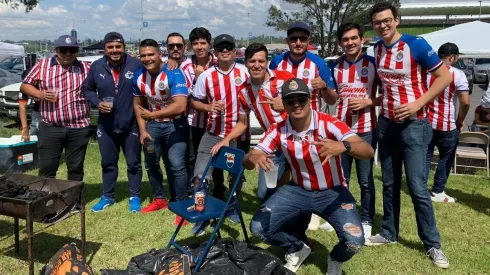 Los chivahermanos comenzaron la previa de este Clásico Tapatío con los ya tradicionales asadores en el estacionamiento del Estadio Akron