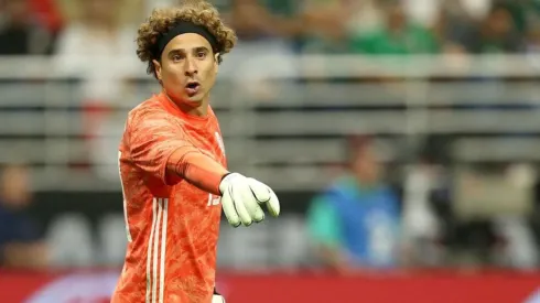 Guillermo Ochoa con la Selección Mexicana.