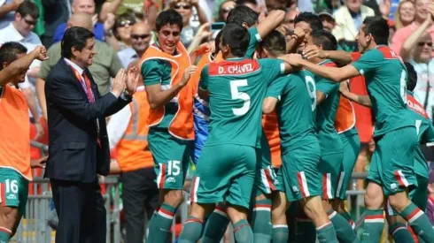 Luis Fernando Tena se reencuentra con cuatro futbolistas ganadores del oro olímpico.