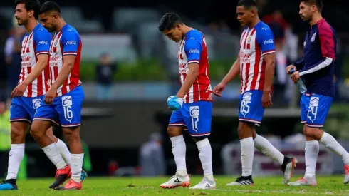 La defensa rojiblanca dando pena