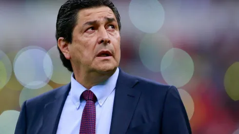 El timonel rojiblanco dejó en el aire su futuro dentro de la organización tapatía durante la conferencia