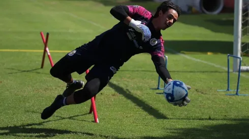 El guardameta rojiblanco realizó este miércoles una demostración de reflejos y ubicación en el arco