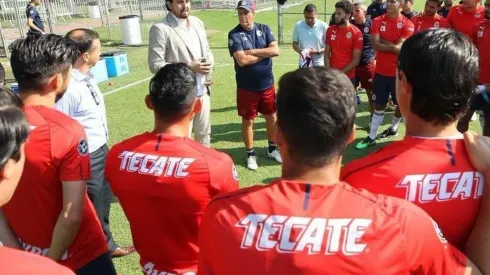 El propietario del Rebaño conversó con el capitán del plantel Jesús Molina y con el entrenador Luis Fernando Tena