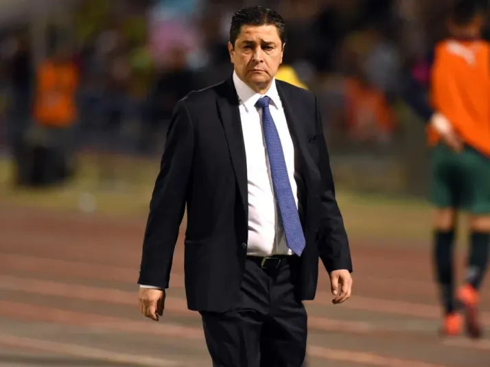 La primera victoria de Tena en Liga llegó para romper rachas