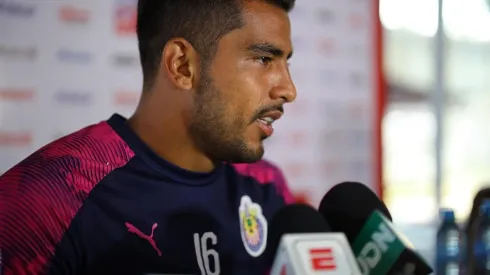 El lateral izquierdo rojiblanco reconoció que de seguir en el Rebaño lo seguirá haciendo "de la mejor manera"