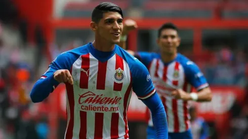 Liga MX destaca el buen presente de Alan Pulido con las Chivas.