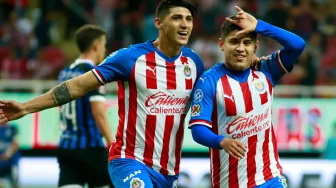 Chivas desató su poderío ofensivo ante Gallos