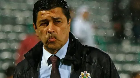 Récord confirma que Tena se queda en Chivas