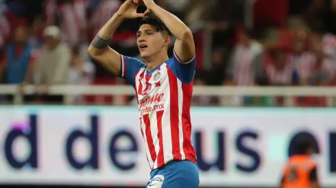 Los goles de Alan Pulido guiaron la remontada rojiblanca en el Estadio Akron