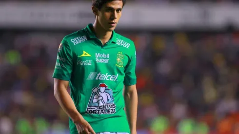 Macías sería indicado por Chivas como sustituto de Alan Pulido si se marcha del Rebaño