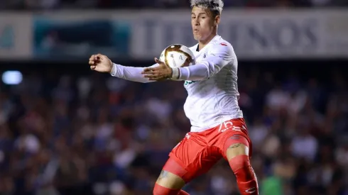 Chicote no descartó venir a Chivas