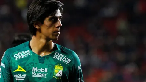 ¿Se regresa a León o se regresa a las Chivas?