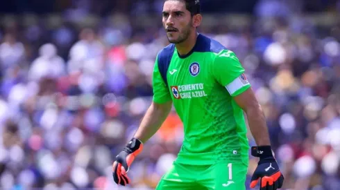 ¿Chivas está realmente pensando en Chuy teniendo a Toño y Gudiño como porteros?