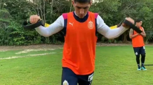 Con esta joya de gol se estrenó Víctor Guzmán en el entrenamiento