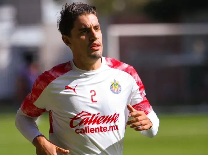 Josecarlos abandona Chivas rumbo a Santos