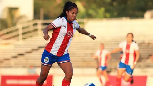 Chivas golea a Colima en amistoso de Pretemporada.