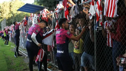 El increíble ambiente en entrenamiento de Chivas
