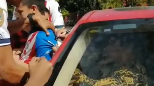 Víctor Guzmán firmó camisetas en Valle Verde