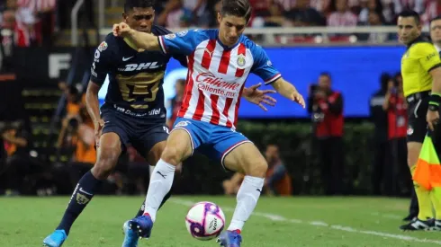 El "Cone" Brizuela sería el único que se mantendría en el once inicial de la mitad del campo hacia arriba en las Chivas 2020