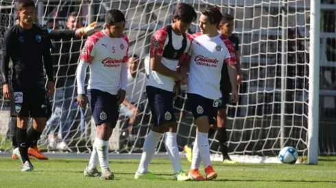 Macías tendrá una gran exigencia en Chivas, consideró Eduardo de la Torre