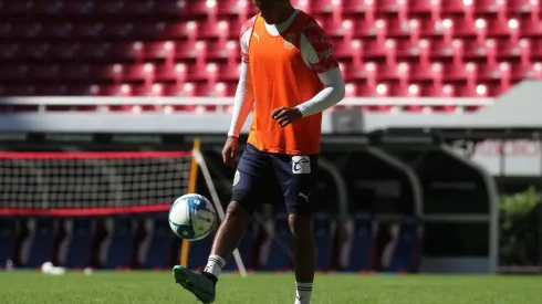 La renovación del "Tiba" pasaría su contrato a la nómina principal de Chivas