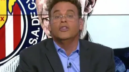 El polémico comentarista le rogó al mandamás rojiblanco que convenciera a Hernández de volver a Chivas