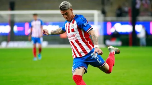 Video: Cristian Calderón anotó el descuento de Chivas.