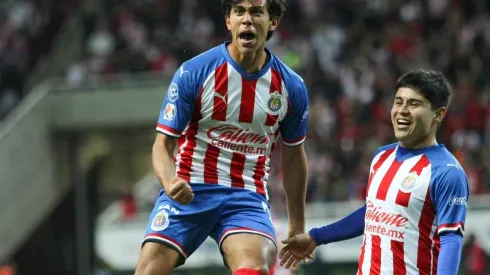 El delantero ya se estrenó como goleador en Chivas, con el que se quedaría este semestre