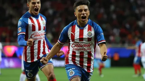 El juvenil volante rojiblanco marcó su primer gol en Liga MX con asistencia de Ronaldo Cisneros