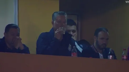 El directivo pidió ayuda divina para la clasificación en los penales, pero de poco le sirvió