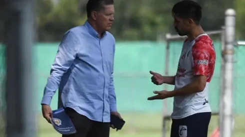 El veterano delantero se unió a un grupo de ex americanistas con gol en Chivas