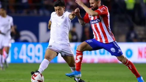 Beltrán fue referido a la enfermería rojiblanca y se espera el reporte médico para conocer el alcance de su lesión