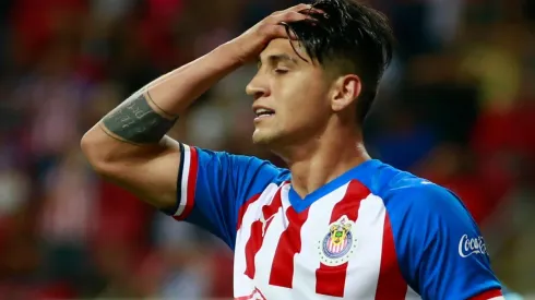 Alan Pulido castigó a la directiva de Chivas vía Twitter