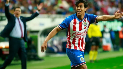 El timonel rojiblanco se mostró desesperado por la actitud de Macías en el partido