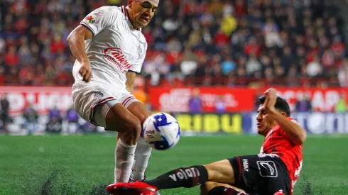 Sánchez terminó el partido en Tijuana con una venda en su frente