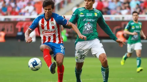 Macías sumó 77 minutos para recuperar su titularidad y anotó por segunda fecha seguida