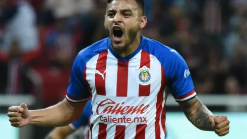 El atacante rojiblanco aseguró que ha mantenido contacto con Marco Fabián previo a los Clásicos Tapatíos