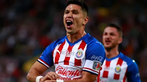 El capitán de Chivas se suma a la campaña #QuédateEnCasa