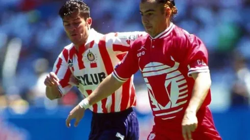 Guillermo Vázquez intentaba eludir la marca de Ramón Ramírez