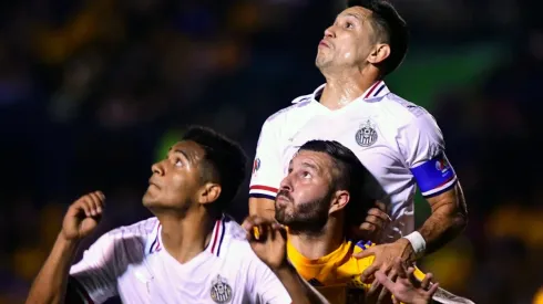 El éxito de Chivas depende en gran parte del trabajo de su defensa