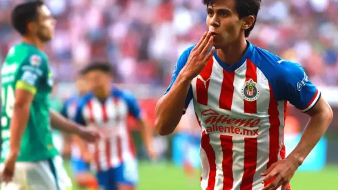 Macías reveló que sería "ideal" quedar campeón Chivas y poder marcharse a Europa