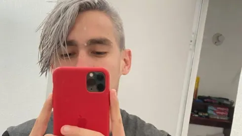 Los jugadores rojiblancos sucumbieron a las tentaciones del ocio y han cambiado la apariencia de su cabello