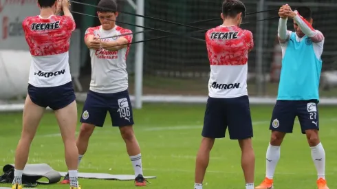 El reporte adelanta que trabajarían en grupos de cinco jugadores por separado y doble turno