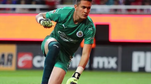 Raúl Gudiño abre la posibilidad de irse de Chivas