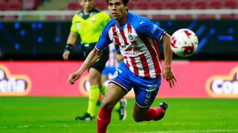 El representante de Macías descartó la salida del delantero en el próximo mercado