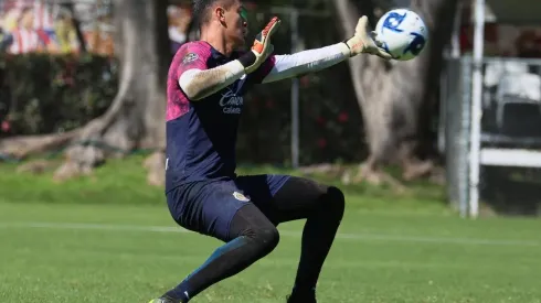 Gudiño trabaja en la pretemporada rojiblanca esperando una cesión para sumar minutos en la Liga MX