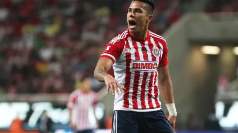 Carlos Salcedo se le escapó como refuerzo a Chivas
